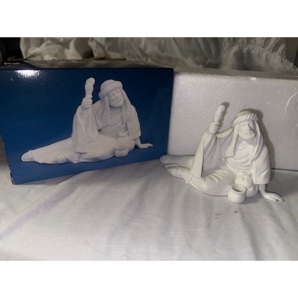 Avon Nativity Collectibles The Poor Man Porcelain Figurine 1990‎ - Picture 1 of 7